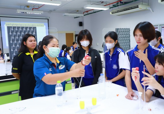 ภาพกิจกรรม  โปรแกรมวิชาเคมี คณะวิทยาศาสตร์และเทคโนโลยี จัดกิจกรรมการอบรมค่ายเทคนิค ปฏิบัติการเคมี