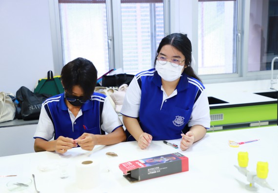 ภาพกิจกรรม  โปรแกรมวิชาเคมี คณะวิทยาศาสตร์และเทคโนโลยี จัดกิจกรรมการอบรมค่ายเทคนิค ปฏิบัติการเคมี