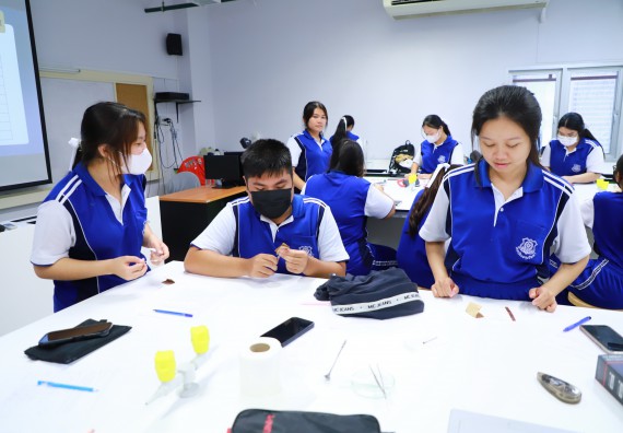 ภาพกิจกรรม  โปรแกรมวิชาเคมี คณะวิทยาศาสตร์และเทคโนโลยี จัดกิจกรรมการอบรมค่ายเทคนิค ปฏิบัติการเคมี