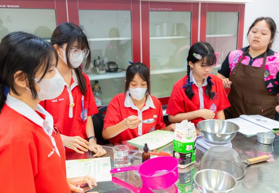 คณะวิทยาศาสตร์และเทคโนโลยี มหาวิทยาลัยราชภัฏกำแพงเพชร ร่วมกับกลุ่มสาระการเรียนรู้วิทยาศาสตร์และเทคโนโลยี โรงเรียนกำแพงเพชรพิทยาคม จัดกิจกรรมค่ายวิทยาศาสตร์นักเรียนห้องเรียนพิเศษวิทยาศาสตร์ ระดับชั้นมัธยมศึกษาปีที่ 2