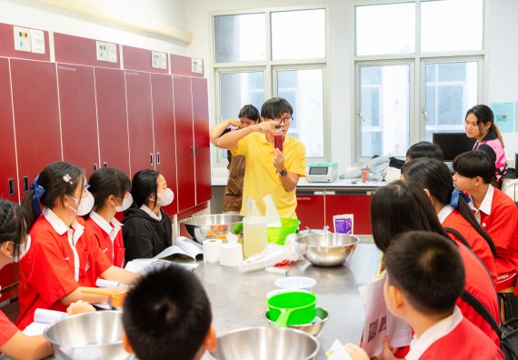 คณะวิทยาศาสตร์และเทคโนโลยี มหาวิทยาลัยราชภัฏกำแพงเพชร ร่วมกับกลุ่มสาระการเรียนรู้วิทยาศาสตร์และเทคโนโลยี โรงเรียนกำแพงเพชรพิทยาคม จัดกิจกรรมค่ายวิทยาศาสตร์นักเรียนห้องเรียนพิเศษวิทยาศาสตร์ ระดับชั้นมัธยมศึกษาปีที่ 2