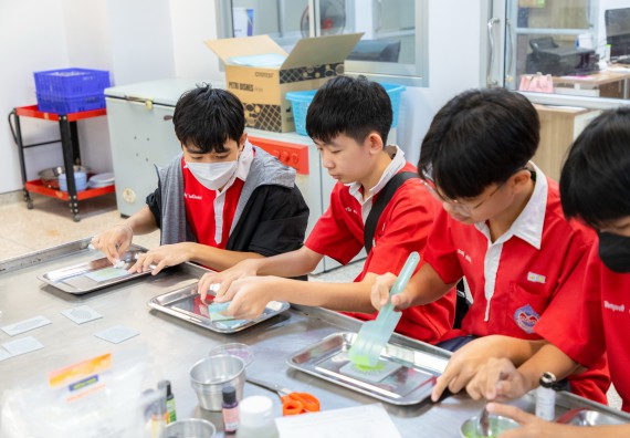 คณะวิทยาศาสตร์และเทคโนโลยี มหาวิทยาลัยราชภัฏกำแพงเพชร ร่วมกับกลุ่มสาระการเรียนรู้วิทยาศาสตร์และเทคโนโลยี โรงเรียนกำแพงเพชรพิทยาคม จัดกิจกรรมค่ายวิทยาศาสตร์นักเรียนห้องเรียนพิเศษวิทยาศาสตร์ ระดับชั้นมัธยมศึกษาปีที่ 2