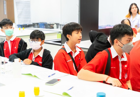 คณะวิทยาศาสตร์และเทคโนโลยี มหาวิทยาลัยราชภัฏกำแพงเพชร ร่วมกับกลุ่มสาระการเรียนรู้วิทยาศาสตร์และเทคโนโลยี โรงเรียนกำแพงเพชรพิทยาคม จัดกิจกรรมค่ายวิทยาศาสตร์นักเรียนห้องเรียนพิเศษวิทยาศาสตร์ ระดับชั้นมัธยมศึกษาปีที่ 2