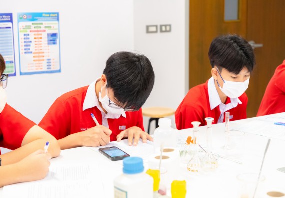 คณะวิทยาศาสตร์และเทคโนโลยี มหาวิทยาลัยราชภัฏกำแพงเพชร ร่วมกับกลุ่มสาระการเรียนรู้วิทยาศาสตร์และเทคโนโลยี โรงเรียนกำแพงเพชรพิทยาคม จัดกิจกรรมค่ายวิทยาศาสตร์นักเรียนห้องเรียนพิเศษวิทยาศาสตร์ ระดับชั้นมัธยมศึกษาปีที่ 2