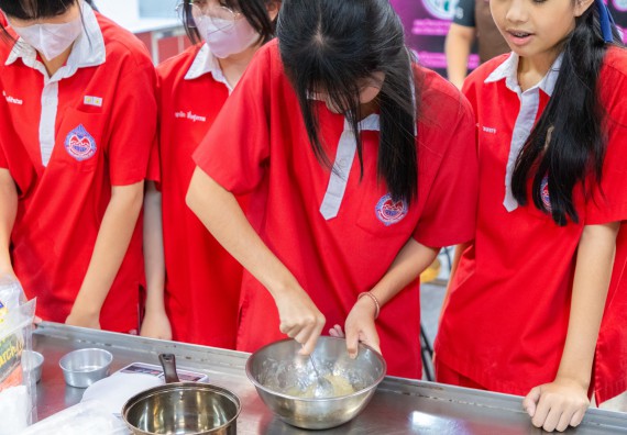 คณะวิทยาศาสตร์และเทคโนโลยี มหาวิทยาลัยราชภัฏกำแพงเพชร ร่วมกับกลุ่มสาระการเรียนรู้วิทยาศาสตร์และเทคโนโลยี โรงเรียนกำแพงเพชรพิทยาคม จัดกิจกรรมค่ายวิทยาศาสตร์นักเรียนห้องเรียนพิเศษวิทยาศาสตร์ ระดับชั้นมัธยมศึกษาปีที่ 2