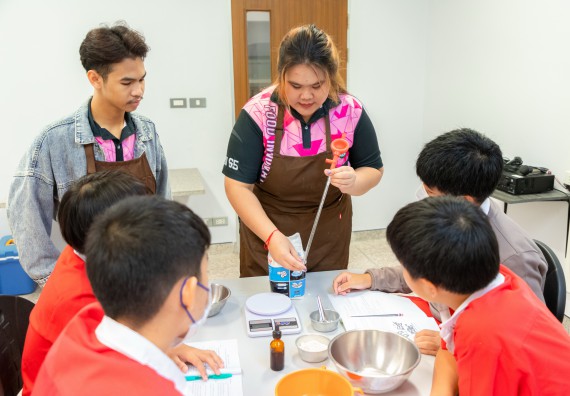 คณะวิทยาศาสตร์และเทคโนโลยี มหาวิทยาลัยราชภัฏกำแพงเพชร ร่วมกับกลุ่มสาระการเรียนรู้วิทยาศาสตร์และเทคโนโลยี โรงเรียนกำแพงเพชรพิทยาคม จัดกิจกรรมค่ายวิทยาศาสตร์นักเรียนห้องเรียนพิเศษวิทยาศาสตร์ ระดับชั้นมัธยมศึกษาปีที่ 2