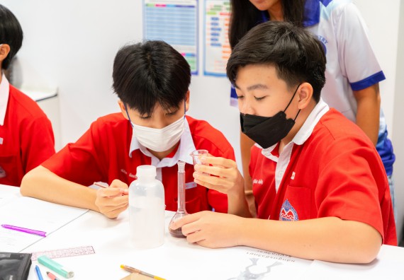 คณะวิทยาศาสตร์และเทคโนโลยี มหาวิทยาลัยราชภัฏกำแพงเพชร ร่วมกับกลุ่มสาระการเรียนรู้วิทยาศาสตร์และเทคโนโลยี โรงเรียนกำแพงเพชรพิทยาคม จัดกิจกรรมค่ายวิทยาศาสตร์นักเรียนห้องเรียนพิเศษวิทยาศาสตร์ ระดับชั้นมัธยมศึกษาปีที่ 2