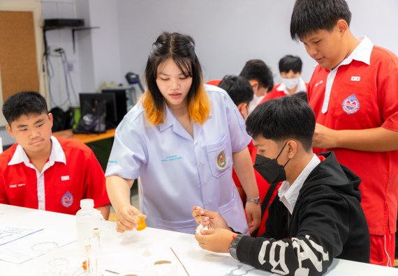 คณะวิทยาศาสตร์และเทคโนโลยี มหาวิทยาลัยราชภัฏกำแพงเพชร ร่วมกับกลุ่มสาระการเรียนรู้วิทยาศาสตร์และเทคโนโลยี โรงเรียนกำแพงเพชรพิทยาคม จัดกิจกรรมค่ายวิทยาศาสตร์นักเรียนห้องเรียนพิเศษวิทยาศาสตร์ ระดับชั้นมัธยมศึกษาปีที่ 2