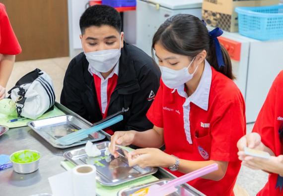 คณะวิทยาศาสตร์และเทคโนโลยี มหาวิทยาลัยราชภัฏกำแพงเพชร ร่วมกับกลุ่มสาระการเรียนรู้วิทยาศาสตร์และเทคโนโลยี โรงเรียนกำแพงเพชรพิทยาคม จัดกิจกรรมค่ายวิทยาศาสตร์นักเรียนห้องเรียนพิเศษวิทยาศาสตร์ ระดับชั้นมัธยมศึกษาปีที่ 2