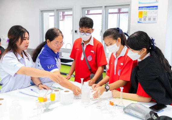 คณะวิทยาศาสตร์และเทคโนโลยี มหาวิทยาลัยราชภัฏกำแพงเพชร ร่วมกับกลุ่มสาระการเรียนรู้วิทยาศาสตร์และเทคโนโลยี โรงเรียนกำแพงเพชรพิทยาคม จัดกิจกรรมค่ายวิทยาศาสตร์นักเรียนห้องเรียนพิเศษวิทยาศาสตร์ ระดับชั้นมัธยมศึกษาปีที่ 2