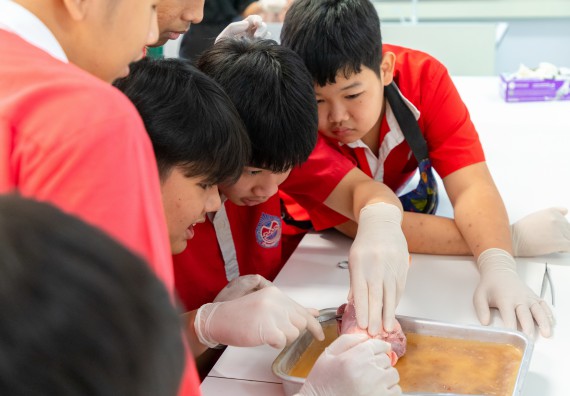 คณะวิทยาศาสตร์และเทคโนโลยี มหาวิทยาลัยราชภัฏกำแพงเพชร ร่วมกับกลุ่มสาระการเรียนรู้วิทยาศาสตร์และเทคโนโลยี โรงเรียนกำแพงเพชรพิทยาคม จัดกิจกรรมค่ายวิทยาศาสตร์นักเรียนห้องเรียนพิเศษวิทยาศาสตร์ ระดับชั้นมัธยมศึกษาปีที่ 2