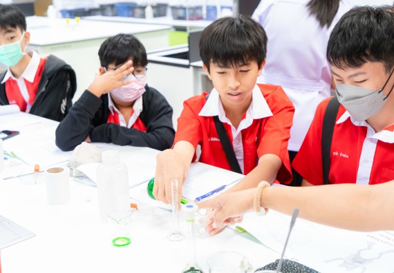 คณะวิทยาศาสตร์และเทคโนโลยี มหาวิทยาลัยราชภัฏกำแพงเพชร ร่วมกับกลุ่มสาระการเรียนรู้วิทยาศาสตร์และเทคโนโลยี โรงเรียนกำแพงเพชรพิทยาคม จัดกิจกรรมค่ายวิทยาศาสตร์นักเรียนห้องเรียนพิเศษวิทยาศาสตร์ ระดับชั้นมัธยมศึกษาปีที่ 2