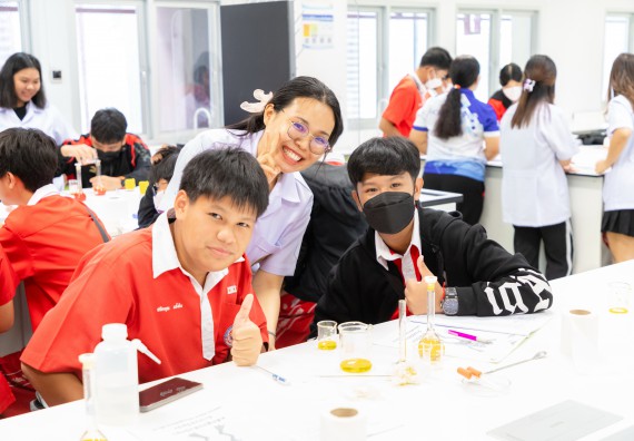 คณะวิทยาศาสตร์และเทคโนโลยี มหาวิทยาลัยราชภัฏกำแพงเพชร ร่วมกับกลุ่มสาระการเรียนรู้วิทยาศาสตร์และเทคโนโลยี โรงเรียนกำแพงเพชรพิทยาคม จัดกิจกรรมค่ายวิทยาศาสตร์นักเรียนห้องเรียนพิเศษวิทยาศาสตร์ ระดับชั้นมัธยมศึกษาปีที่ 2