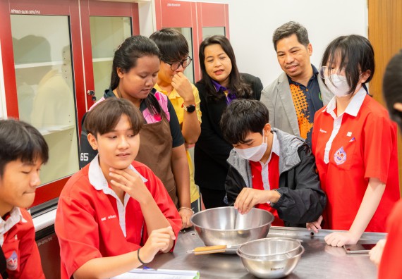 คณะวิทยาศาสตร์และเทคโนโลยี มหาวิทยาลัยราชภัฏกำแพงเพชร ร่วมกับกลุ่มสาระการเรียนรู้วิทยาศาสตร์และเทคโนโลยี โรงเรียนกำแพงเพชรพิทยาคม จัดกิจกรรมค่ายวิทยาศาสตร์นักเรียนห้องเรียนพิเศษวิทยาศาสตร์ ระดับชั้นมัธยมศึกษาปีที่ 2