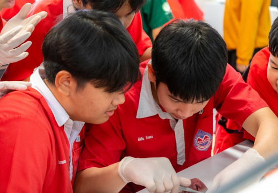 คณะวิทยาศาสตร์และเทคโนโลยี มหาวิทยาลัยราชภัฏกำแพงเพชร ร่วมกับกลุ่มสาระการเรียนรู้วิทยาศาสตร์และเทคโนโลยี โรงเรียนกำแพงเพชรพิทยาคม จัดกิจกรรมค่ายวิทยาศาสตร์นักเรียนห้องเรียนพิเศษวิทยาศาสตร์ ระดับชั้นมัธยมศึกษาปีที่ 2