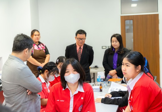 คณะวิทยาศาสตร์และเทคโนโลยี มหาวิทยาลัยราชภัฏกำแพงเพชร ร่วมกับกลุ่มสาระการเรียนรู้วิทยาศาสตร์และเทคโนโลยี โรงเรียนกำแพงเพชรพิทยาคม จัดกิจกรรมค่ายวิทยาศาสตร์นักเรียนห้องเรียนพิเศษวิทยาศาสตร์ ระดับชั้นมัธยมศึกษาปีที่ 2