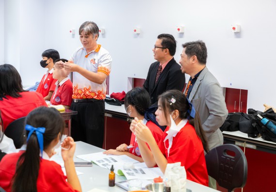 คณะวิทยาศาสตร์และเทคโนโลยี มหาวิทยาลัยราชภัฏกำแพงเพชร ร่วมกับกลุ่มสาระการเรียนรู้วิทยาศาสตร์และเทคโนโลยี โรงเรียนกำแพงเพชรพิทยาคม จัดกิจกรรมค่ายวิทยาศาสตร์นักเรียนห้องเรียนพิเศษวิทยาศาสตร์ ระดับชั้นมัธยมศึกษาปีที่ 2