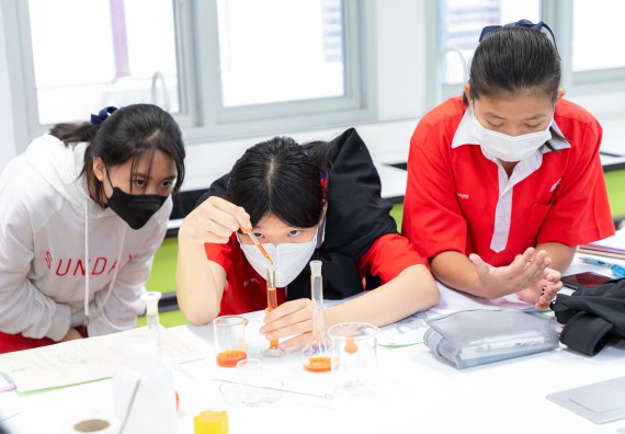 คณะวิทยาศาสตร์และเทคโนโลยี มหาวิทยาลัยราชภัฏกำแพงเพชร ร่วมกับกลุ่มสาระการเรียนรู้วิทยาศาสตร์และเทคโนโลยี โรงเรียนกำแพงเพชรพิทยาคม จัดกิจกรรมค่ายวิทยาศาสตร์นักเรียนห้องเรียนพิเศษวิทยาศาสตร์ ระดับชั้นมัธยมศึกษาปีที่ 2