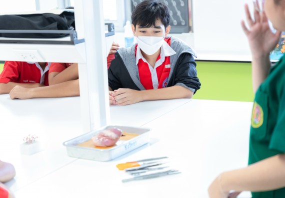 คณะวิทยาศาสตร์และเทคโนโลยี มหาวิทยาลัยราชภัฏกำแพงเพชร ร่วมกับกลุ่มสาระการเรียนรู้วิทยาศาสตร์และเทคโนโลยี โรงเรียนกำแพงเพชรพิทยาคม จัดกิจกรรมค่ายวิทยาศาสตร์นักเรียนห้องเรียนพิเศษวิทยาศาสตร์ ระดับชั้นมัธยมศึกษาปีที่ 2