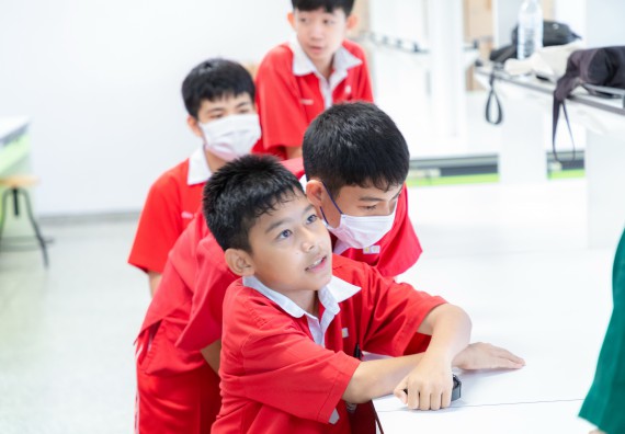 คณะวิทยาศาสตร์และเทคโนโลยี มหาวิทยาลัยราชภัฏกำแพงเพชร ร่วมกับกลุ่มสาระการเรียนรู้วิทยาศาสตร์และเทคโนโลยี โรงเรียนกำแพงเพชรพิทยาคม จัดกิจกรรมค่ายวิทยาศาสตร์นักเรียนห้องเรียนพิเศษวิทยาศาสตร์ ระดับชั้นมัธยมศึกษาปีที่ 2