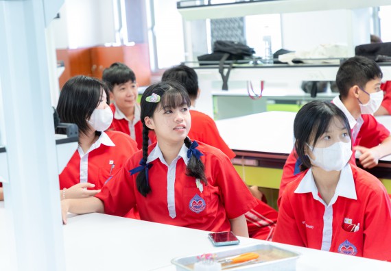 คณะวิทยาศาสตร์และเทคโนโลยี มหาวิทยาลัยราชภัฏกำแพงเพชร ร่วมกับกลุ่มสาระการเรียนรู้วิทยาศาสตร์และเทคโนโลยี โรงเรียนกำแพงเพชรพิทยาคม จัดกิจกรรมค่ายวิทยาศาสตร์นักเรียนห้องเรียนพิเศษวิทยาศาสตร์ ระดับชั้นมัธยมศึกษาปีที่ 2