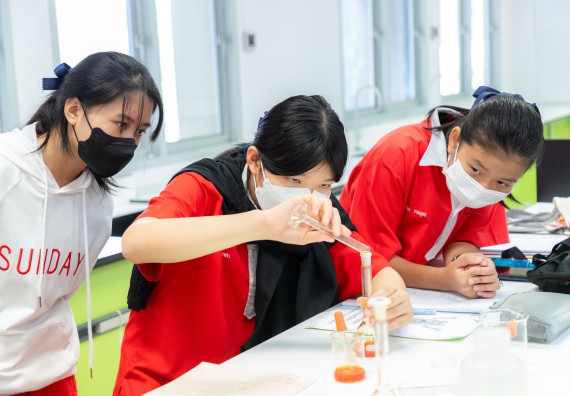 คณะวิทยาศาสตร์และเทคโนโลยี มหาวิทยาลัยราชภัฏกำแพงเพชร ร่วมกับกลุ่มสาระการเรียนรู้วิทยาศาสตร์และเทคโนโลยี โรงเรียนกำแพงเพชรพิทยาคม จัดกิจกรรมค่ายวิทยาศาสตร์นักเรียนห้องเรียนพิเศษวิทยาศาสตร์ ระดับชั้นมัธยมศึกษาปีที่ 2