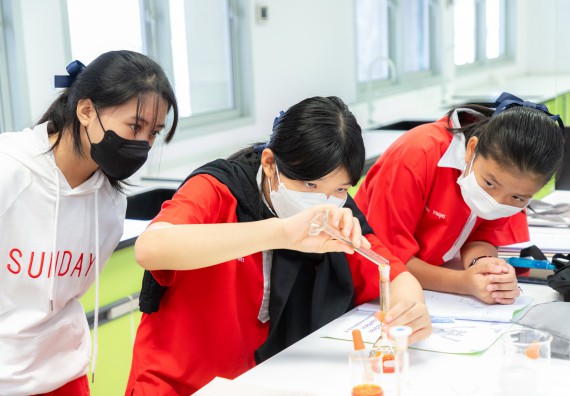 คณะวิทยาศาสตร์และเทคโนโลยี มหาวิทยาลัยราชภัฏกำแพงเพชร ร่วมกับกลุ่มสาระการเรียนรู้วิทยาศาสตร์และเทคโนโลยี โรงเรียนกำแพงเพชรพิทยาคม จัดกิจกรรมค่ายวิทยาศาสตร์นักเรียนห้องเรียนพิเศษวิทยาศาสตร์ ระดับชั้นมัธยมศึกษาปีที่ 2