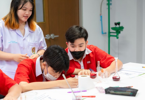 คณะวิทยาศาสตร์และเทคโนโลยี มหาวิทยาลัยราชภัฏกำแพงเพชร ร่วมกับกลุ่มสาระการเรียนรู้วิทยาศาสตร์และเทคโนโลยี โรงเรียนกำแพงเพชรพิทยาคม จัดกิจกรรมค่ายวิทยาศาสตร์นักเรียนห้องเรียนพิเศษวิทยาศาสตร์ ระดับชั้นมัธยมศึกษาปีที่ 2