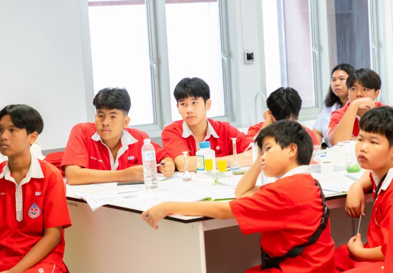 คณะวิทยาศาสตร์และเทคโนโลยี มหาวิทยาลัยราชภัฏกำแพงเพชร ร่วมกับกลุ่มสาระการเรียนรู้วิทยาศาสตร์และเทคโนโลยี โรงเรียนกำแพงเพชรพิทยาคม จัดกิจกรรมค่ายวิทยาศาสตร์นักเรียนห้องเรียนพิเศษวิทยาศาสตร์ ระดับชั้นมัธยมศึกษาปีที่ 2