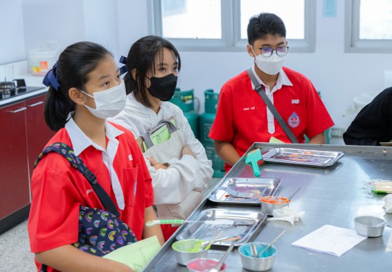 คณะวิทยาศาสตร์และเทคโนโลยี มหาวิทยาลัยราชภัฏกำแพงเพชร ร่วมกับกลุ่มสาระการเรียนรู้วิทยาศาสตร์และเทคโนโลยี โรงเรียนกำแพงเพชรพิทยาคม จัดกิจกรรมค่ายวิทยาศาสตร์นักเรียนห้องเรียนพิเศษวิทยาศาสตร์ ระดับชั้นมัธยมศึกษาปีที่ 2