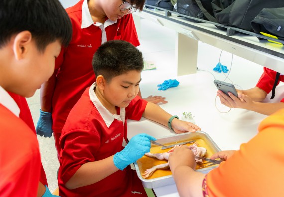 คณะวิทยาศาสตร์และเทคโนโลยี มหาวิทยาลัยราชภัฏกำแพงเพชร ร่วมกับกลุ่มสาระการเรียนรู้วิทยาศาสตร์และเทคโนโลยี โรงเรียนกำแพงเพชรพิทยาคม จัดกิจกรรมค่ายวิทยาศาสตร์นักเรียนห้องเรียนพิเศษวิทยาศาสตร์ ระดับชั้นมัธยมศึกษาปีที่ 2