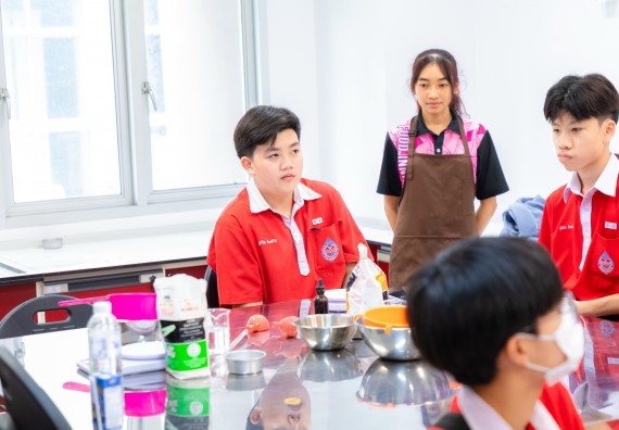 คณะวิทยาศาสตร์และเทคโนโลยี มหาวิทยาลัยราชภัฏกำแพงเพชร ร่วมกับกลุ่มสาระการเรียนรู้วิทยาศาสตร์และเทคโนโลยี โรงเรียนกำแพงเพชรพิทยาคม จัดกิจกรรมค่ายวิทยาศาสตร์นักเรียนห้องเรียนพิเศษวิทยาศาสตร์ ระดับชั้นมัธยมศึกษาปีที่ 2