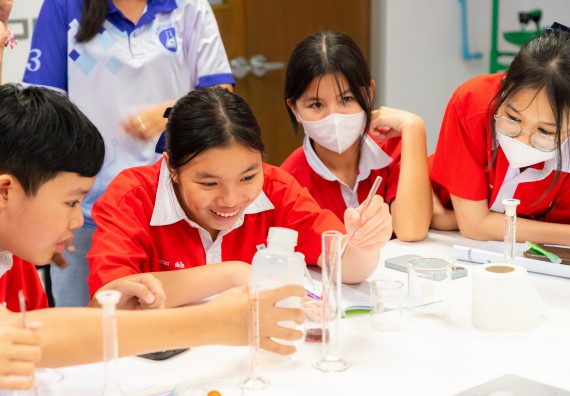 คณะวิทยาศาสตร์และเทคโนโลยี มหาวิทยาลัยราชภัฏกำแพงเพชร ร่วมกับกลุ่มสาระการเรียนรู้วิทยาศาสตร์และเทคโนโลยี โรงเรียนกำแพงเพชรพิทยาคม จัดกิจกรรมค่ายวิทยาศาสตร์นักเรียนห้องเรียนพิเศษวิทยาศาสตร์ ระดับชั้นมัธยมศึกษาปีที่ 2