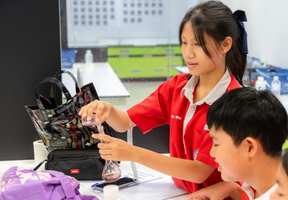 คณะวิทยาศาสตร์และเทคโนโลยี มหาวิทยาลัยราชภัฏกำแพงเพชร ร่วมกับกลุ่มสาระการเรียนรู้วิทยาศาสตร์และเทคโนโลยี โรงเรียนกำแพงเพชรพิทยาคม จัดกิจกรรมค่ายวิทยาศาสตร์นักเรียนห้องเรียนพิเศษวิทยาศาสตร์ ระดับชั้นมัธยมศึกษาปีที่ 2