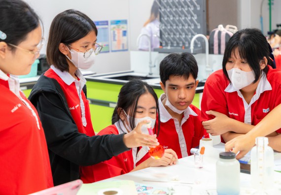 คณะวิทยาศาสตร์และเทคโนโลยี มหาวิทยาลัยราชภัฏกำแพงเพชร ร่วมกับกลุ่มสาระการเรียนรู้วิทยาศาสตร์และเทคโนโลยี โรงเรียนกำแพงเพชรพิทยาคม จัดกิจกรรมค่ายวิทยาศาสตร์นักเรียนห้องเรียนพิเศษวิทยาศาสตร์ ระดับชั้นมัธยมศึกษาปีที่ 2