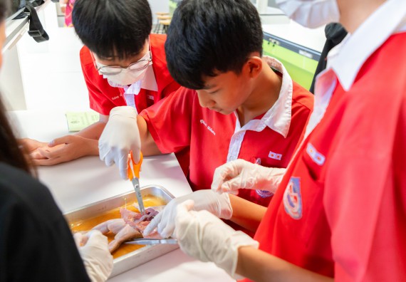 คณะวิทยาศาสตร์และเทคโนโลยี มหาวิทยาลัยราชภัฏกำแพงเพชร ร่วมกับกลุ่มสาระการเรียนรู้วิทยาศาสตร์และเทคโนโลยี โรงเรียนกำแพงเพชรพิทยาคม จัดกิจกรรมค่ายวิทยาศาสตร์นักเรียนห้องเรียนพิเศษวิทยาศาสตร์ ระดับชั้นมัธยมศึกษาปีที่ 2