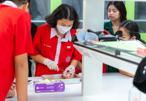 คณะวิทยาศาสตร์และเทคโนโลยี มหาวิทยาลัยราชภัฏกำแพงเพชร ร่วมกับกลุ่มสาระการเรียนรู้วิทยาศาสตร์และเทคโนโลยี โรงเรียนกำแพงเพชรพิทยาคม จัดกิจกรรมค่ายวิทยาศาสตร์นักเรียนห้องเรียนพิเศษวิทยาศาสตร์ ระดับชั้นมัธยมศึกษาปีที่ 2