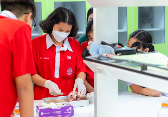 คณะวิทยาศาสตร์และเทคโนโลยี มหาวิทยาลัยราชภัฏกำแพงเพชร ร่วมกับกลุ่มสาระการเรียนรู้วิทยาศาสตร์และเทคโนโลยี โรงเรียนกำแพงเพชรพิทยาคม จัดกิจกรรมค่ายวิทยาศาสตร์นักเรียนห้องเรียนพิเศษวิทยาศาสตร์ ระดับชั้นมัธยมศึกษาปีที่ 2