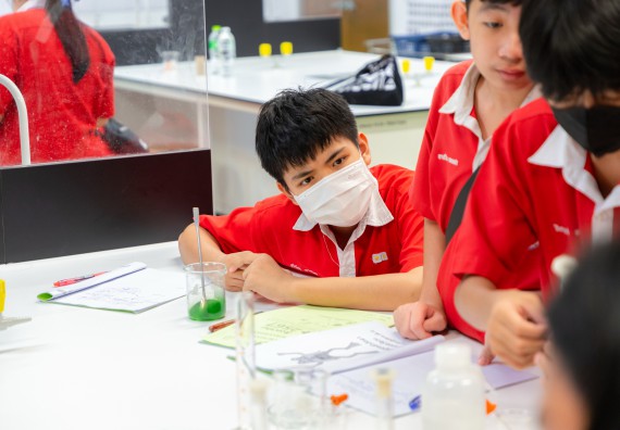 คณะวิทยาศาสตร์และเทคโนโลยี มหาวิทยาลัยราชภัฏกำแพงเพชร ร่วมกับกลุ่มสาระการเรียนรู้วิทยาศาสตร์และเทคโนโลยี โรงเรียนกำแพงเพชรพิทยาคม จัดกิจกรรมค่ายวิทยาศาสตร์นักเรียนห้องเรียนพิเศษวิทยาศาสตร์ ระดับชั้นมัธยมศึกษาปีที่ 2