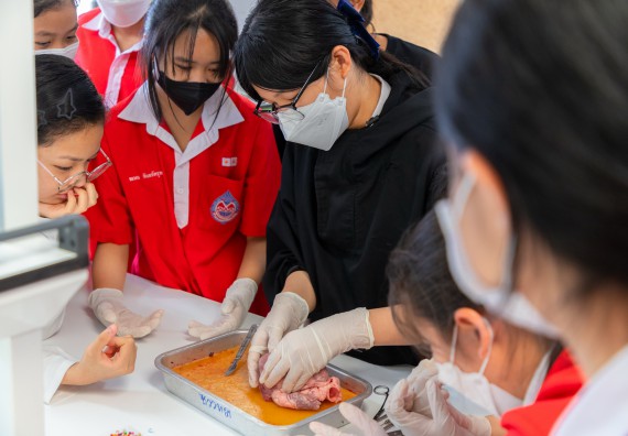 คณะวิทยาศาสตร์และเทคโนโลยี มหาวิทยาลัยราชภัฏกำแพงเพชร ร่วมกับกลุ่มสาระการเรียนรู้วิทยาศาสตร์และเทคโนโลยี โรงเรียนกำแพงเพชรพิทยาคม จัดกิจกรรมค่ายวิทยาศาสตร์นักเรียนห้องเรียนพิเศษวิทยาศาสตร์ ระดับชั้นมัธยมศึกษาปีที่ 2