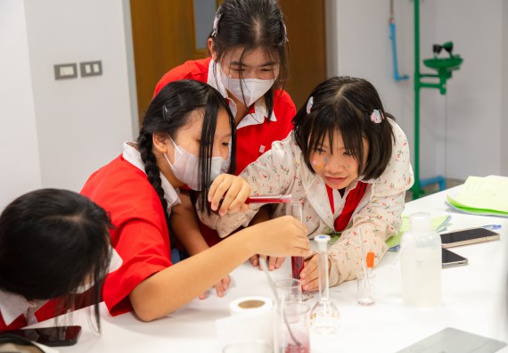 คณะวิทยาศาสตร์และเทคโนโลยี มหาวิทยาลัยราชภัฏกำแพงเพชร ร่วมกับกลุ่มสาระการเรียนรู้วิทยาศาสตร์และเทคโนโลยี โรงเรียนกำแพงเพชรพิทยาคม จัดกิจกรรมค่ายวิทยาศาสตร์นักเรียนห้องเรียนพิเศษวิทยาศาสตร์ ระดับชั้นมัธยมศึกษาปีที่ 2