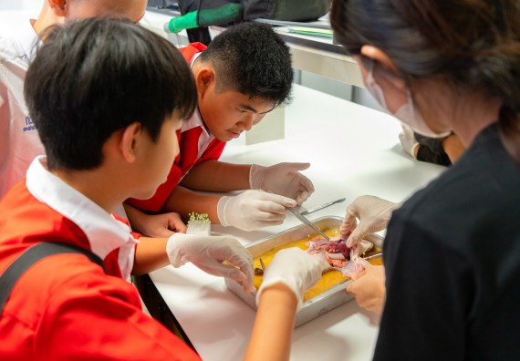 คณะวิทยาศาสตร์และเทคโนโลยี มหาวิทยาลัยราชภัฏกำแพงเพชร ร่วมกับกลุ่มสาระการเรียนรู้วิทยาศาสตร์และเทคโนโลยี โรงเรียนกำแพงเพชรพิทยาคม จัดกิจกรรมค่ายวิทยาศาสตร์นักเรียนห้องเรียนพิเศษวิทยาศาสตร์ ระดับชั้นมัธยมศึกษาปีที่ 2