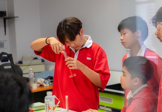 คณะวิทยาศาสตร์และเทคโนโลยี มหาวิทยาลัยราชภัฏกำแพงเพชร ร่วมกับกลุ่มสาระการเรียนรู้วิทยาศาสตร์และเทคโนโลยี โรงเรียนกำแพงเพชรพิทยาคม จัดกิจกรรมค่ายวิทยาศาสตร์นักเรียนห้องเรียนพิเศษวิทยาศาสตร์ ระดับชั้นมัธยมศึกษาปีที่ 2