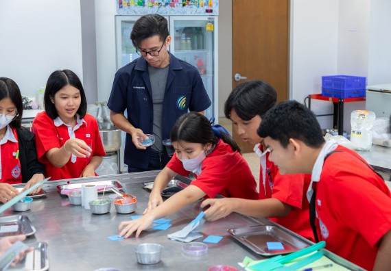 คณะวิทยาศาสตร์และเทคโนโลยี มหาวิทยาลัยราชภัฏกำแพงเพชร ร่วมกับกลุ่มสาระการเรียนรู้วิทยาศาสตร์และเทคโนโลยี โรงเรียนกำแพงเพชรพิทยาคม จัดกิจกรรมค่ายวิทยาศาสตร์นักเรียนห้องเรียนพิเศษวิทยาศาสตร์ ระดับชั้นมัธยมศึกษาปีที่ 2