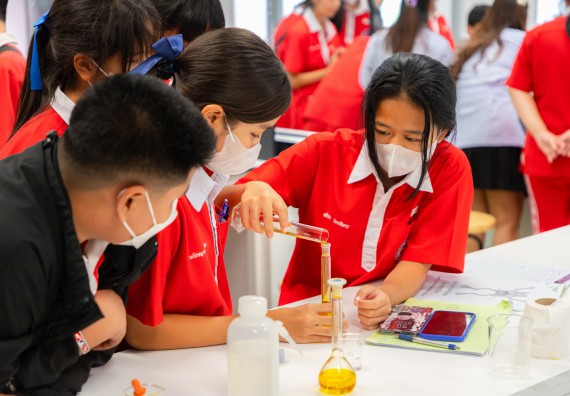 คณะวิทยาศาสตร์และเทคโนโลยี มหาวิทยาลัยราชภัฏกำแพงเพชร ร่วมกับกลุ่มสาระการเรียนรู้วิทยาศาสตร์และเทคโนโลยี โรงเรียนกำแพงเพชรพิทยาคม จัดกิจกรรมค่ายวิทยาศาสตร์นักเรียนห้องเรียนพิเศษวิทยาศาสตร์ ระดับชั้นมัธยมศึกษาปีที่ 2