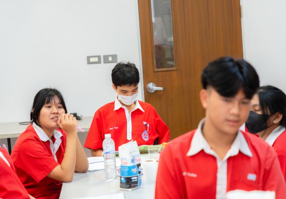 คณะวิทยาศาสตร์และเทคโนโลยี มหาวิทยาลัยราชภัฏกำแพงเพชร ร่วมกับกลุ่มสาระการเรียนรู้วิทยาศาสตร์และเทคโนโลยี โรงเรียนกำแพงเพชรพิทยาคม จัดกิจกรรมค่ายวิทยาศาสตร์นักเรียนห้องเรียนพิเศษวิทยาศาสตร์ ระดับชั้นมัธยมศึกษาปีที่ 2