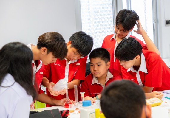 คณะวิทยาศาสตร์และเทคโนโลยี มหาวิทยาลัยราชภัฏกำแพงเพชร ร่วมกับกลุ่มสาระการเรียนรู้วิทยาศาสตร์และเทคโนโลยี โรงเรียนกำแพงเพชรพิทยาคม จัดกิจกรรมค่ายวิทยาศาสตร์นักเรียนห้องเรียนพิเศษวิทยาศาสตร์ ระดับชั้นมัธยมศึกษาปีที่ 2