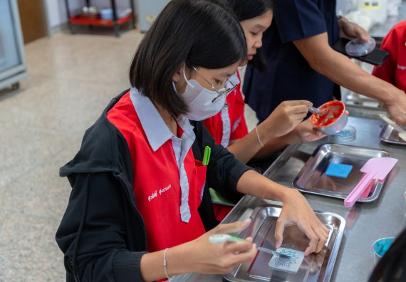 คณะวิทยาศาสตร์และเทคโนโลยี มหาวิทยาลัยราชภัฏกำแพงเพชร ร่วมกับกลุ่มสาระการเรียนรู้วิทยาศาสตร์และเทคโนโลยี โรงเรียนกำแพงเพชรพิทยาคม จัดกิจกรรมค่ายวิทยาศาสตร์นักเรียนห้องเรียนพิเศษวิทยาศาสตร์ ระดับชั้นมัธยมศึกษาปีที่ 2