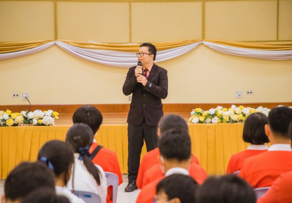 คณะวิทยาศาสตร์และเทคโนโลยี มหาวิทยาลัยราชภัฏกำแพงเพชร ร่วมกับกลุ่มสาระการเรียนรู้วิทยาศาสตร์และเทคโนโลยี โรงเรียนกำแพงเพชรพิทยาคม จัดกิจกรรมค่ายวิทยาศาสตร์นักเรียนห้องเรียนพิเศษวิทยาศาสตร์ ระดับชั้นมัธยมศึกษาปีที่ 2