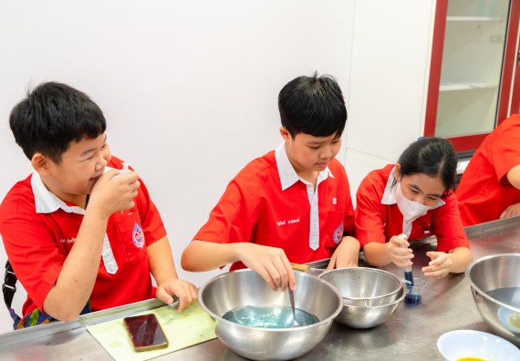 คณะวิทยาศาสตร์และเทคโนโลยี มหาวิทยาลัยราชภัฏกำแพงเพชร ร่วมกับกลุ่มสาระการเรียนรู้วิทยาศาสตร์และเทคโนโลยี โรงเรียนกำแพงเพชรพิทยาคม จัดกิจกรรมค่ายวิทยาศาสตร์นักเรียนห้องเรียนพิเศษวิทยาศาสตร์ ระดับชั้นมัธยมศึกษาปีที่ 2